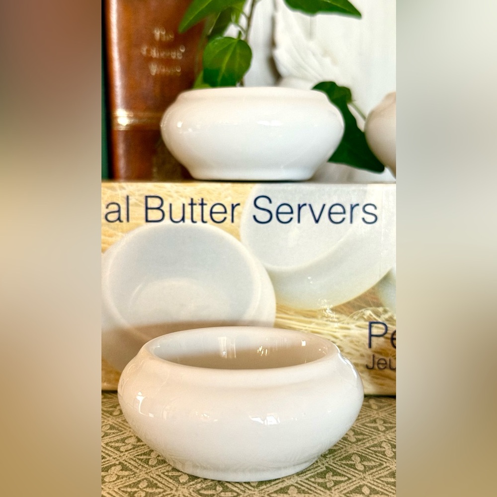 Vintage White Ironstone Individual Butter Servers, Chunky,Butter Pat,SET/4 - Picture 5 of 9